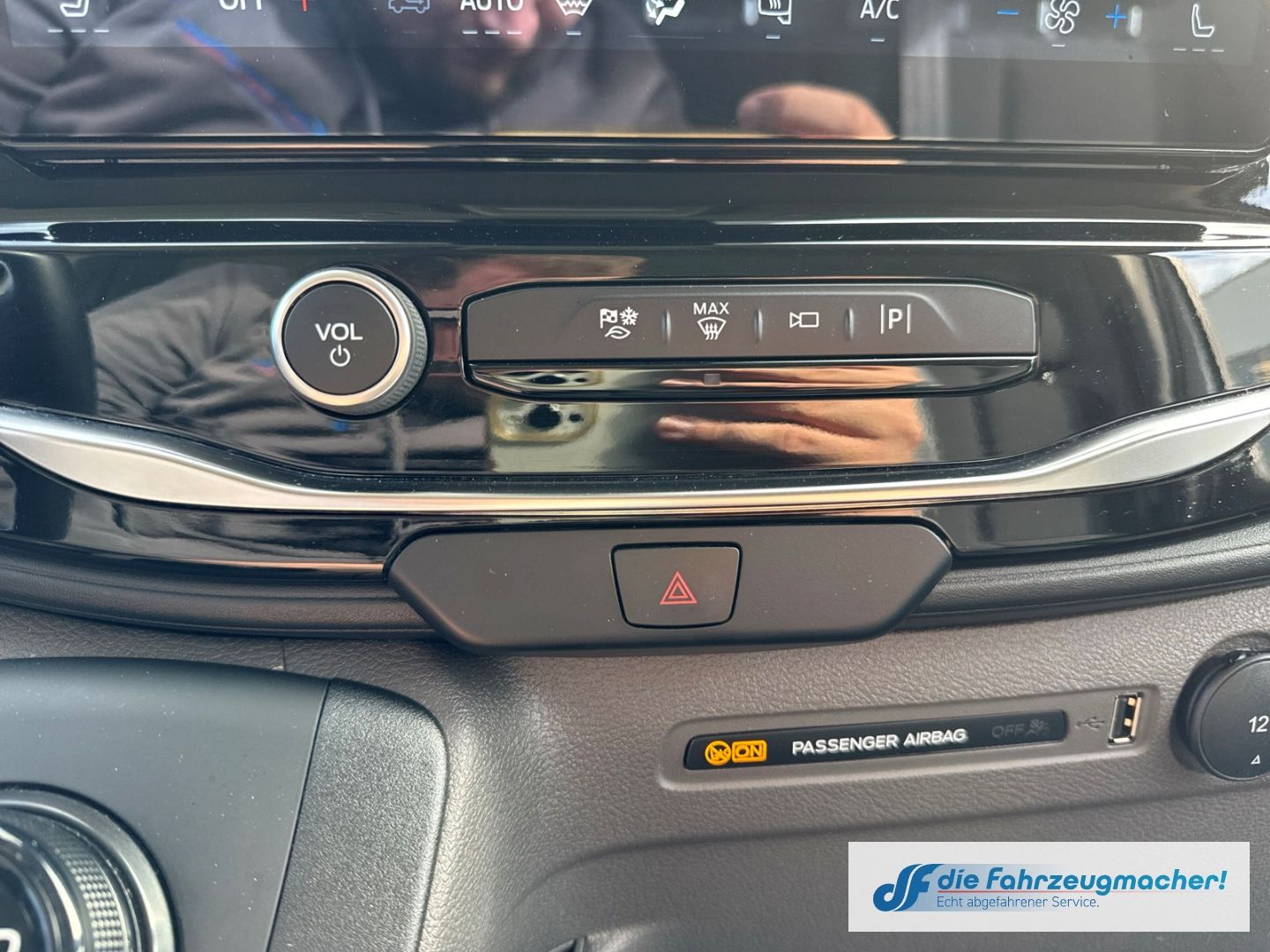 Fahrzeugabbildung Ford Transit Kasten E 350 L3 Trend Navi 360 Kamera AC