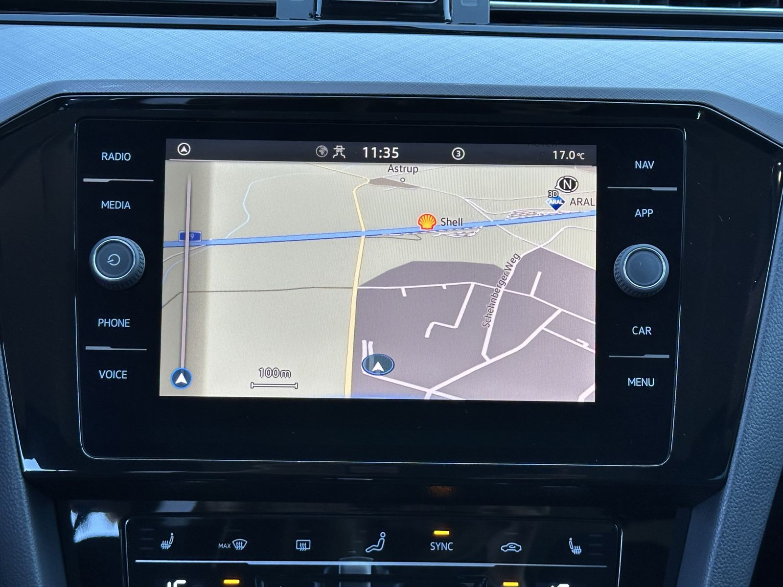 Fahrzeugabbildung Volkswagen Passat Variant Business NAV+LED+CARPLAY+KAMERA