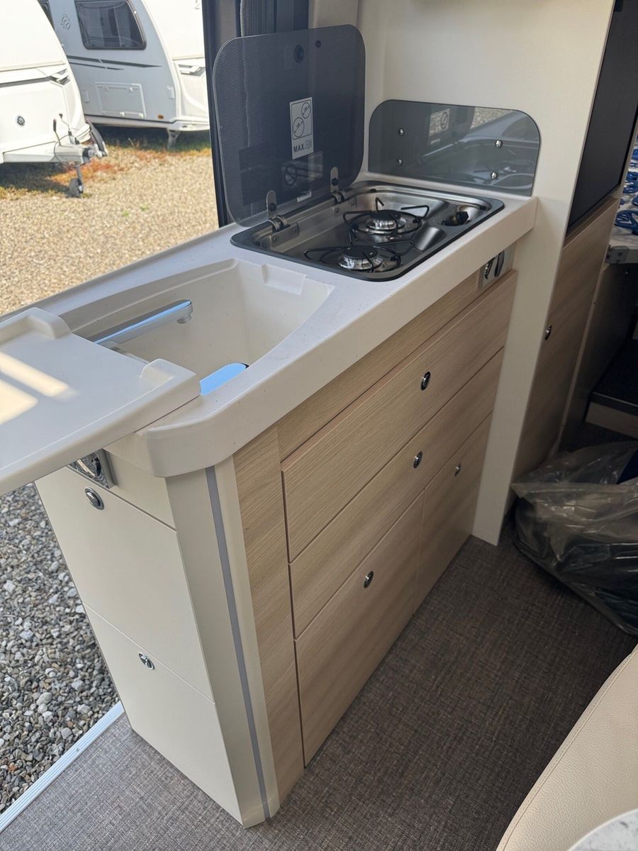 Fahrzeugabbildung Eura Mobil Van V 635 EB Klimaauto., Solar, Fahrassistenzpak