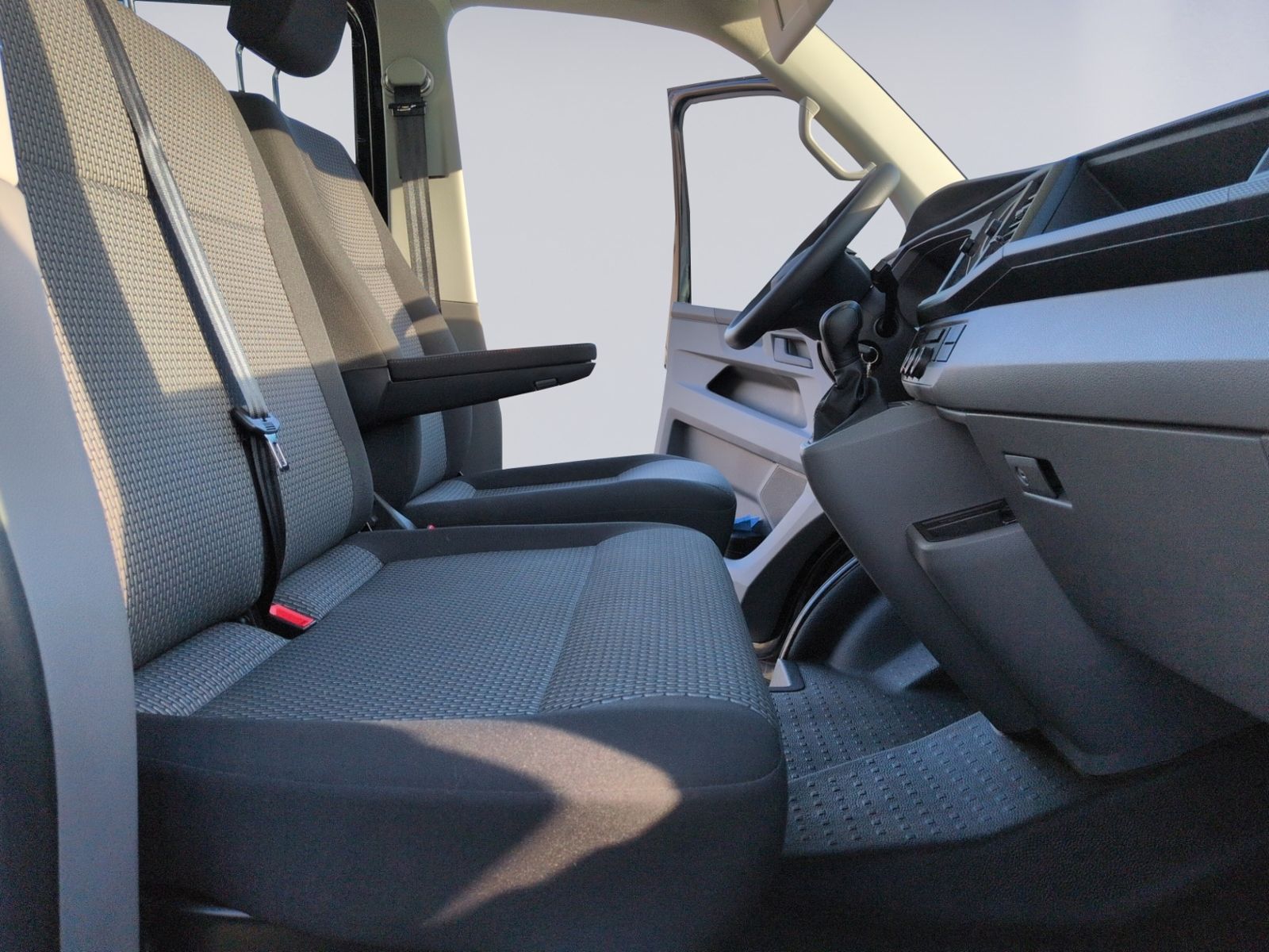 T6.1 Kombi 2.0 TDI DSG 9-SITZER+NAVI+