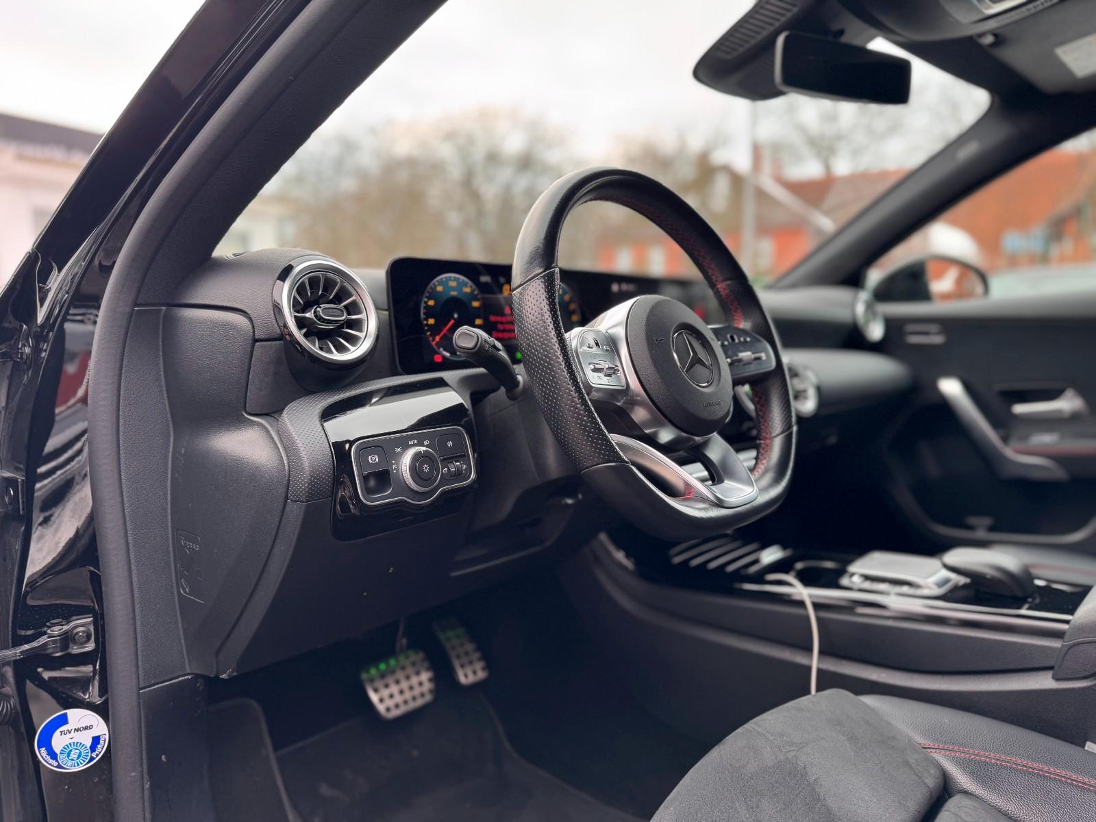 Mercedes-Benz A250e AMG /360°/MBUX/NIGHT/WIDE/CARPLAY