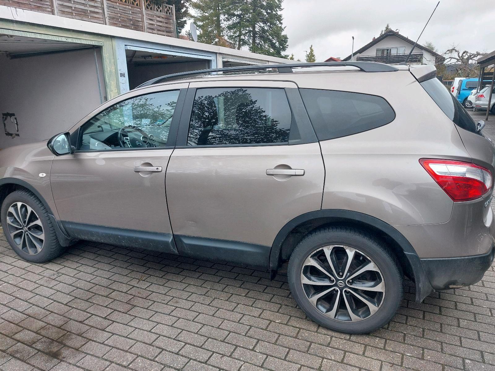 Nissan Qashqai+2