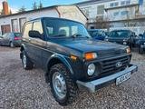 Lada Niva Only*4x4*AHK*CD-Radio*2 Hand*Tüv Neu* - Lada: Allradantrieb