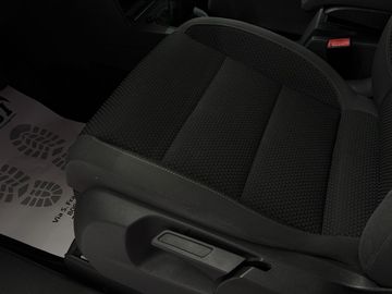 Volkswagen Touran - 12