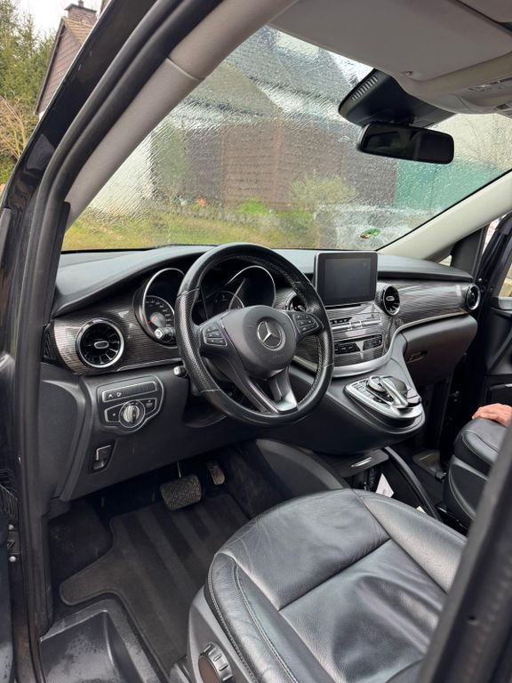 Image of Mercedes-Benz V 250