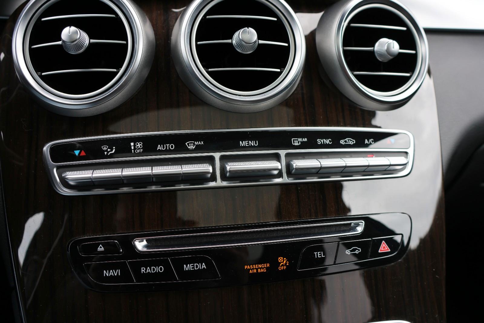 Mercedes-Benz GLC 300 4MATIC/ACC/Burmester/PANO/SHZ/TTW/KAMERA
