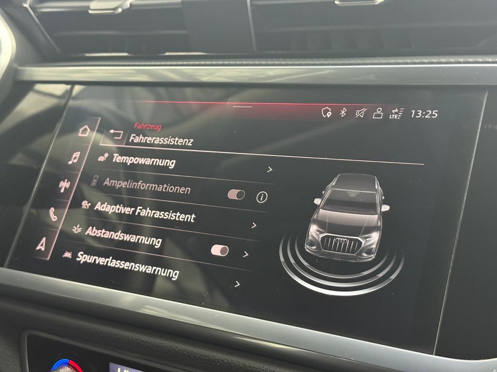 Audi Q3 40 TDI quattro S line, Foto 36 von 50