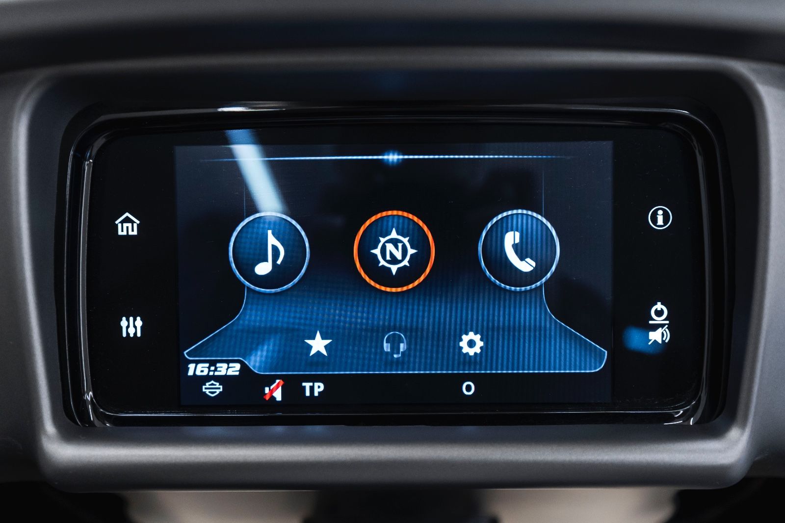 Fahrzeugabbildung Harley-Davidson FLTRX TOURING ROAD GLIDE