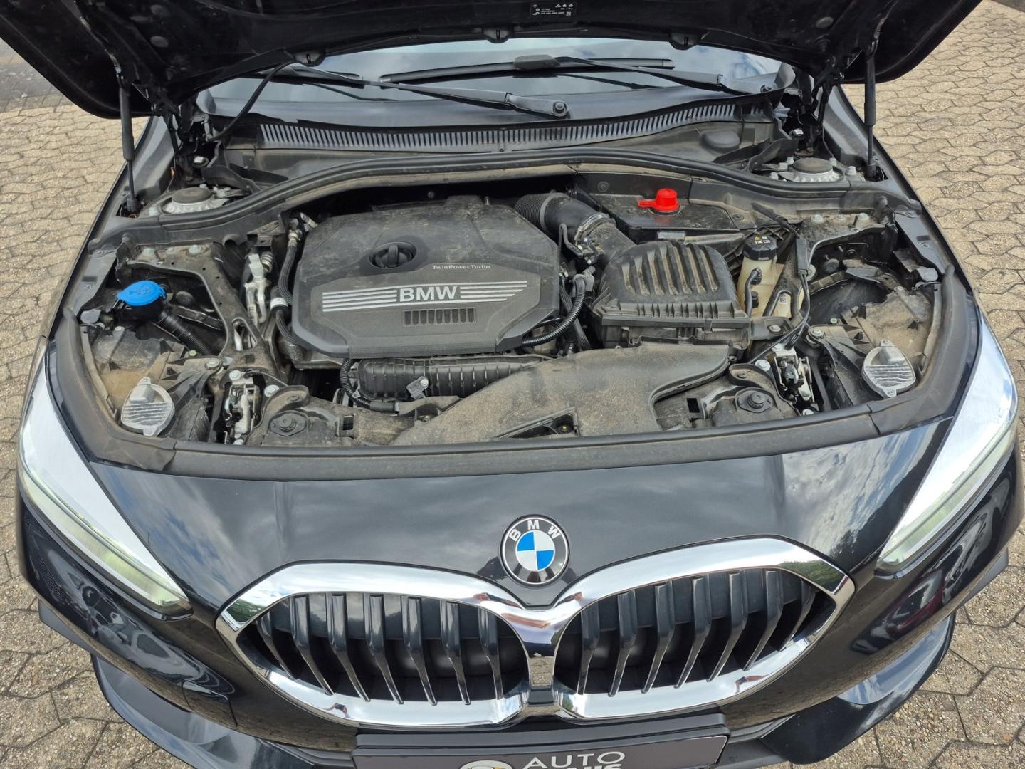 BMW 118 i Advantage Navi CarPlay LED PDC Sitzheizung, миниатюра 14