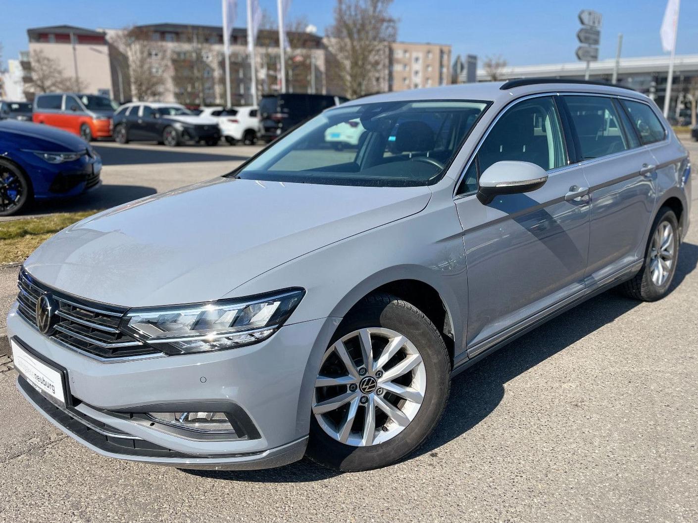 Volkswagen PASSAT VARIANT 1.5 TSI DSG BUSINESS | ACC | LED