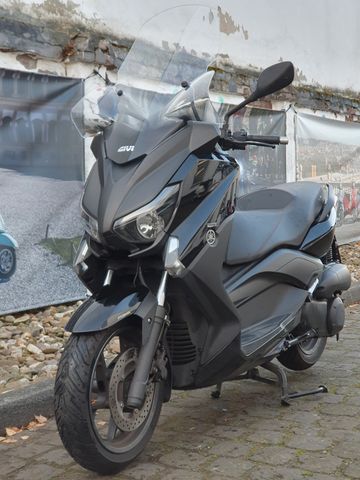 Yamaha X-Max 250