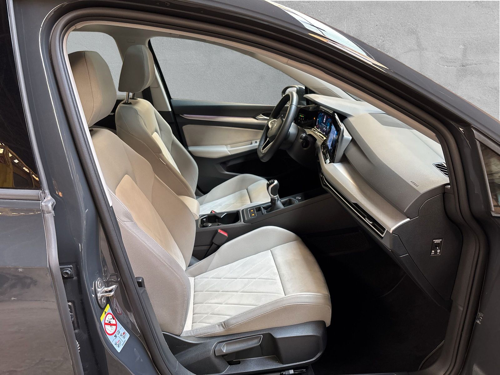 Fahrzeugabbildung Volkswagen Golf 2.0 TDI Life Keyless Pano  Kamera ACC