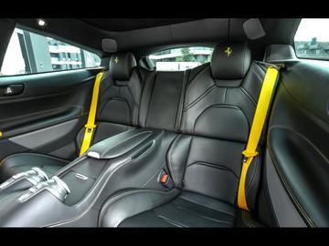 2018 Ferrari GTC4LUSSO — миниатюра 13
