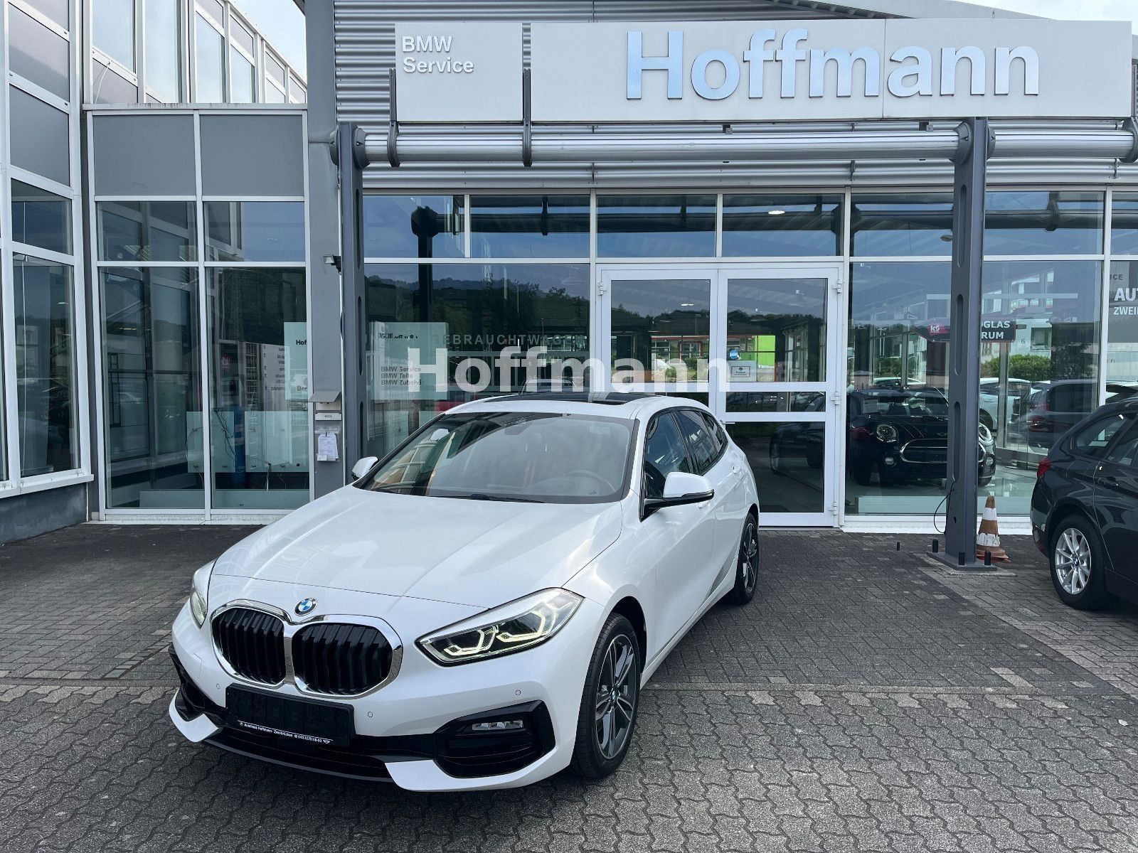 BMW 116d F40 Sport Line Navi/Panorama/Head-Up/LED