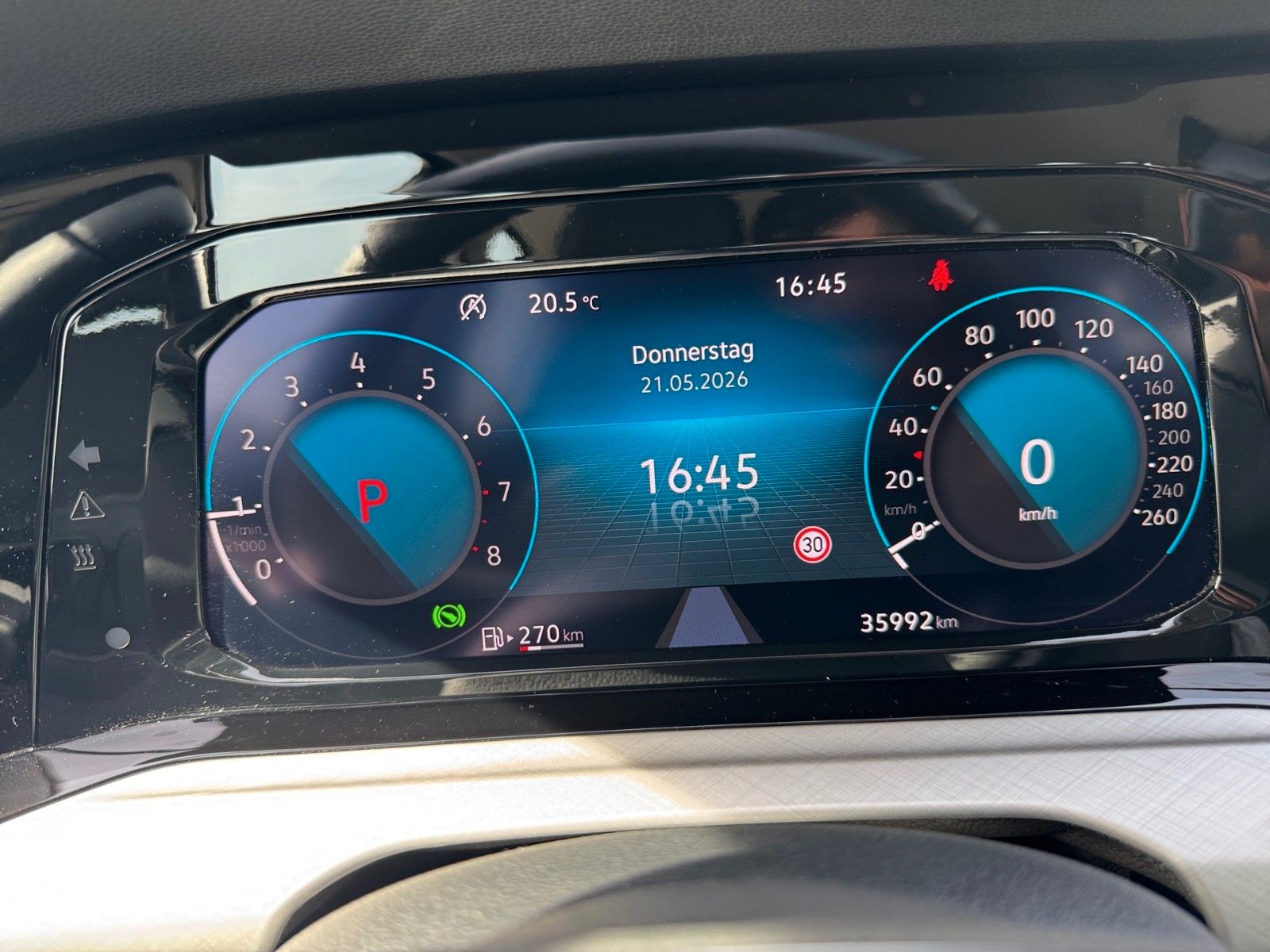 Fahrzeugabbildung Volkswagen Golf VIII Variant Life 1.0 eTSI