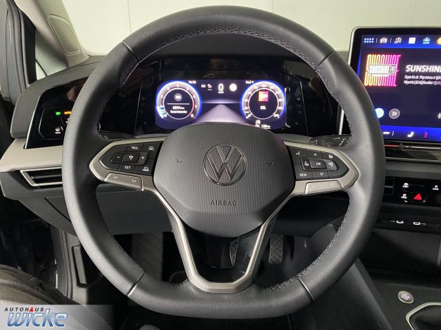 Golf VIII 1.5 TSI Life CONNECT KLIMA PDC LED