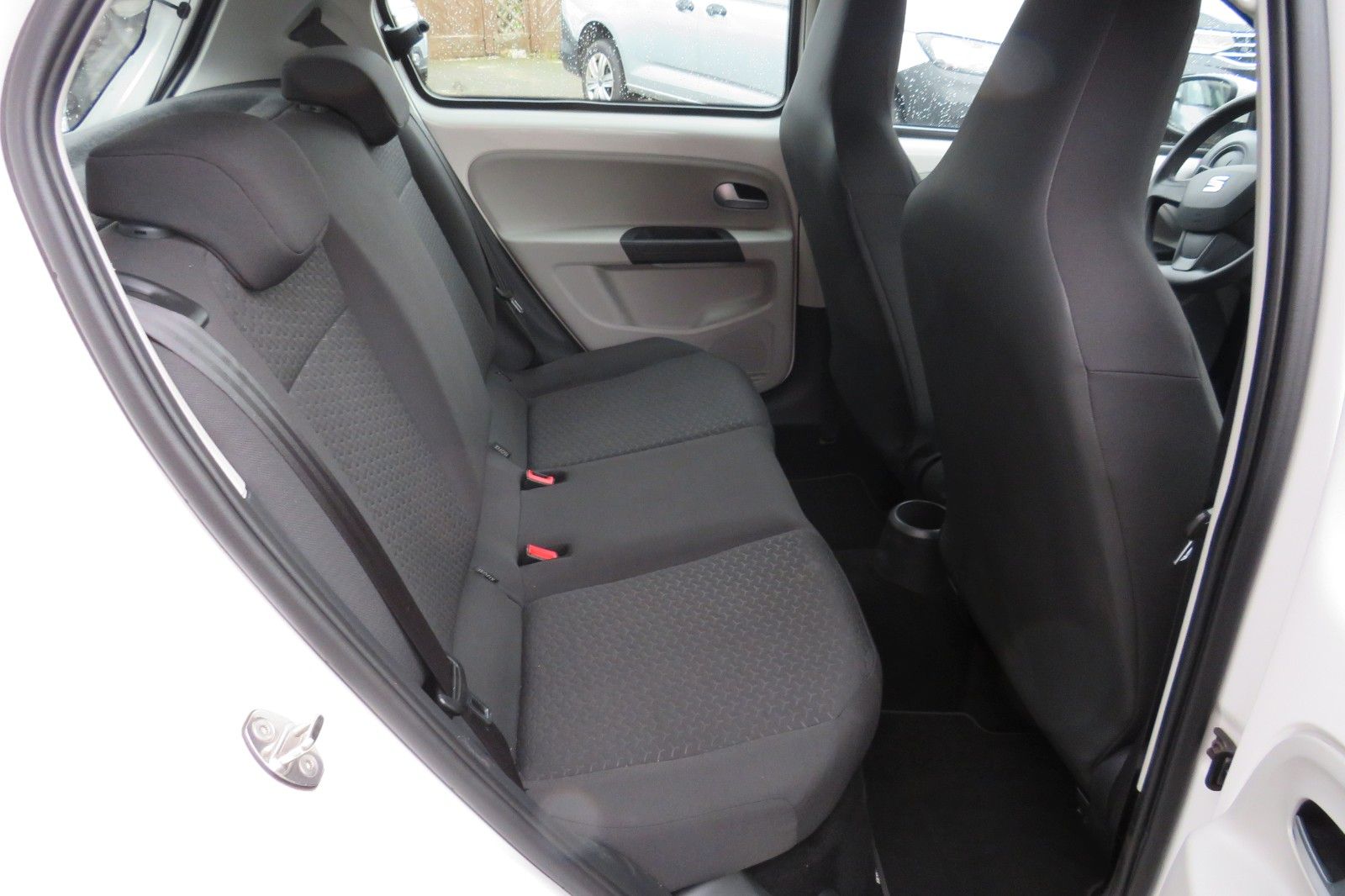 Fahrzeugabbildung SEAT Mii Style 4-TÜREN KLIMA ZV EFH TELVOR 1.HAND