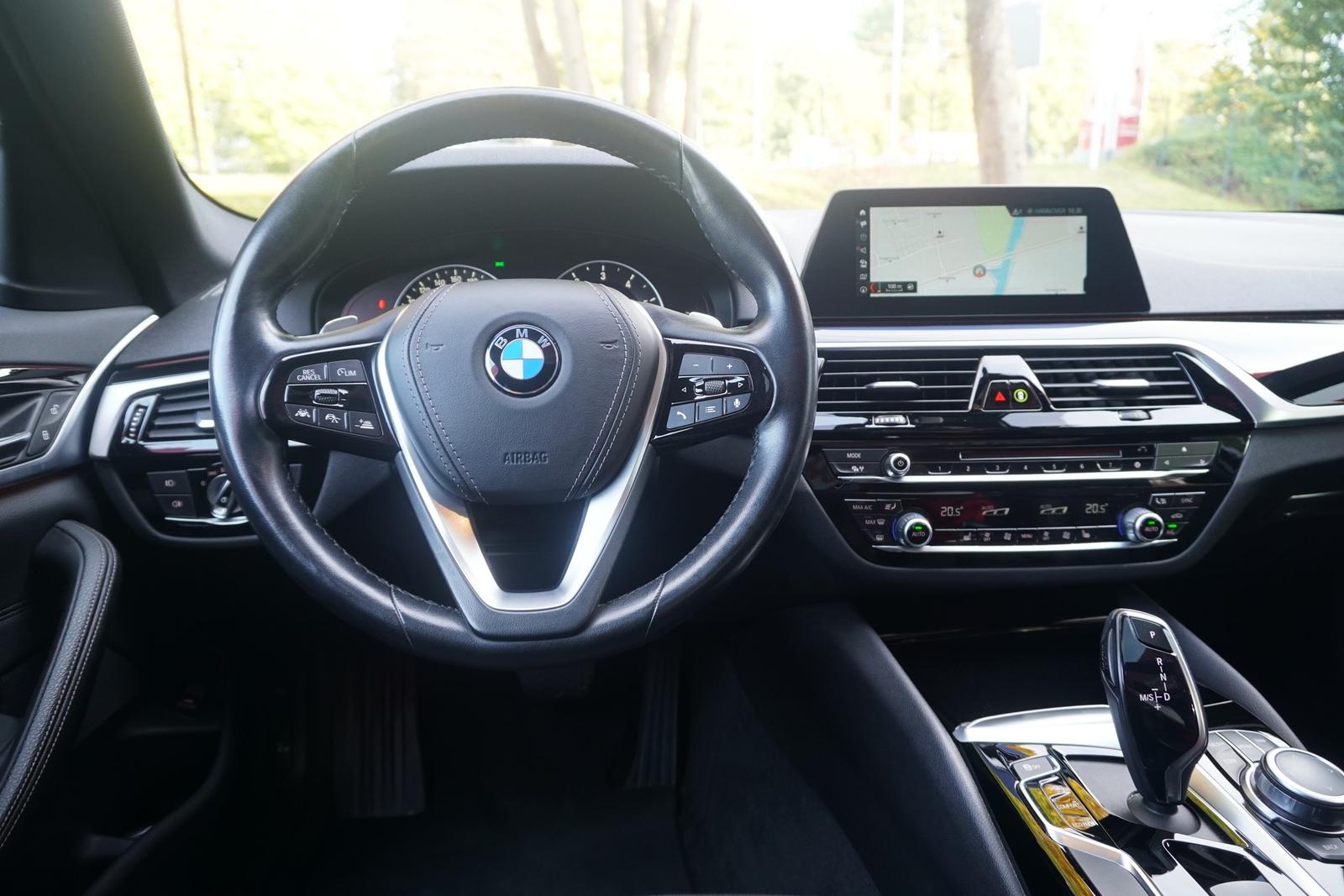 BMW 520i Sport Line Aut. Panorama ACC Kamera Head-Up