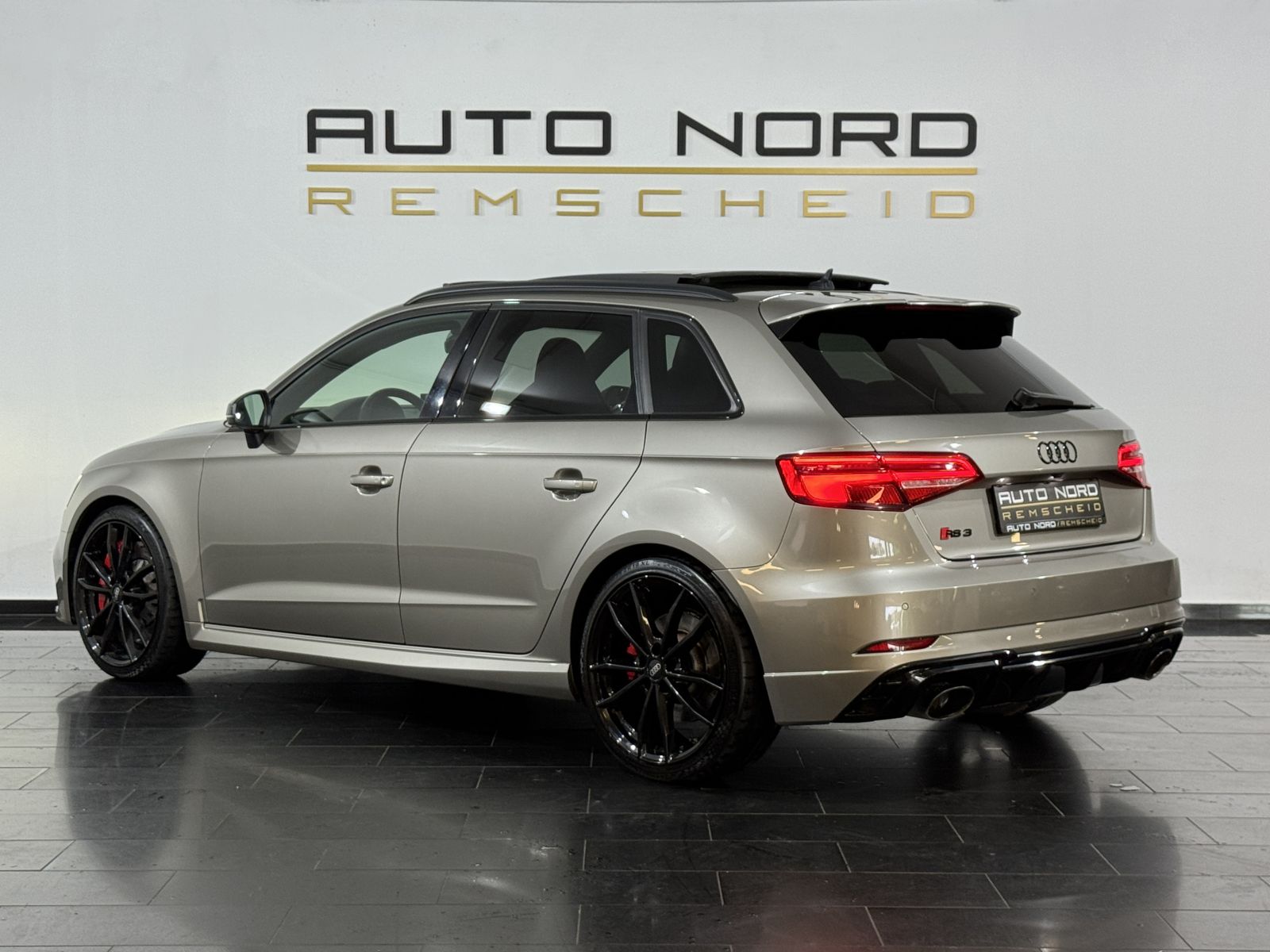 Audi RS3 foto 10