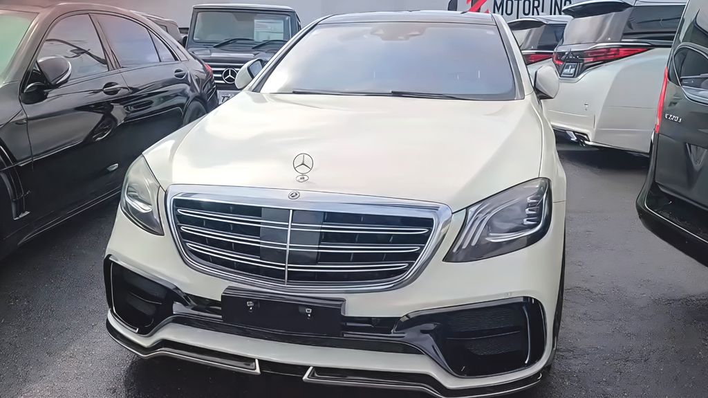 Image of Mercedes-Benz S 560