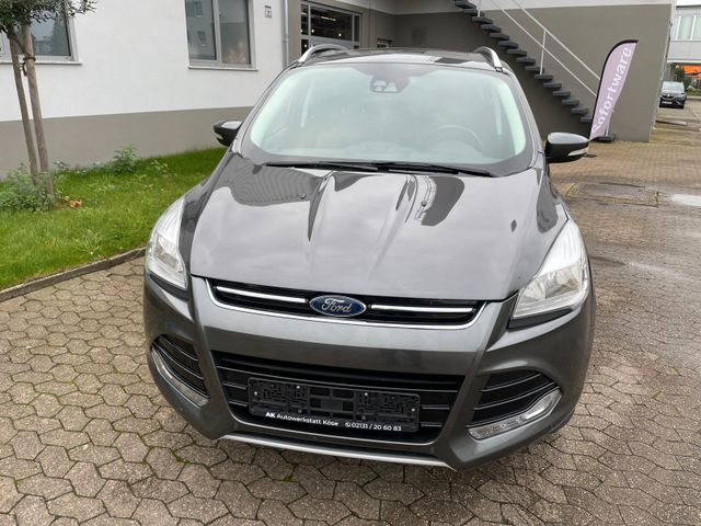 Ford Kuga Titanium**Panorama**TÜV NEU**Navi**Tempomat