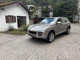 Porsche Cayenne S  - Porsche: Gelb