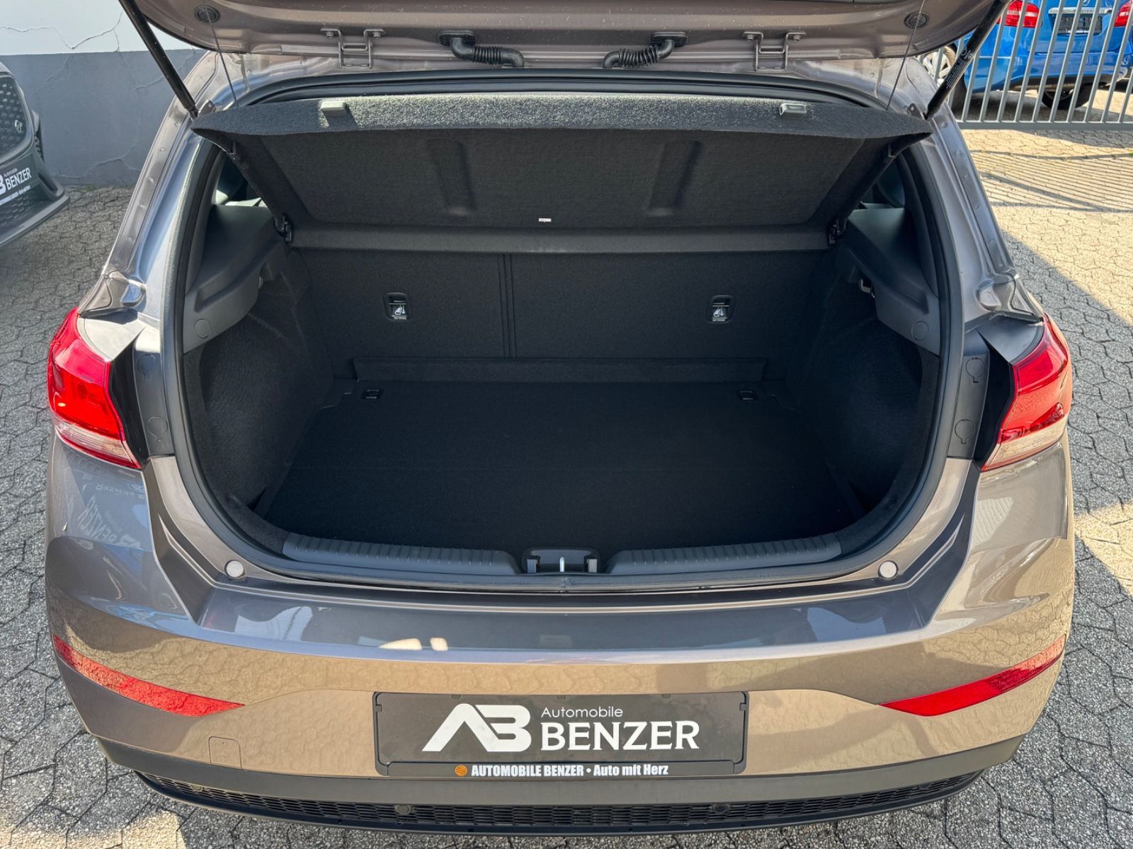 Fahrzeugabbildung Hyundai i30 Select Mild-Hybrid/PDC/DAB/SHZ/KLIMA/TEMPOMA