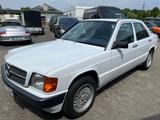 Mercedes-Benz 190 E 2.6 - Mercedes-Benz 190 mit Benzin-Antrieb: Limousine, 2.6