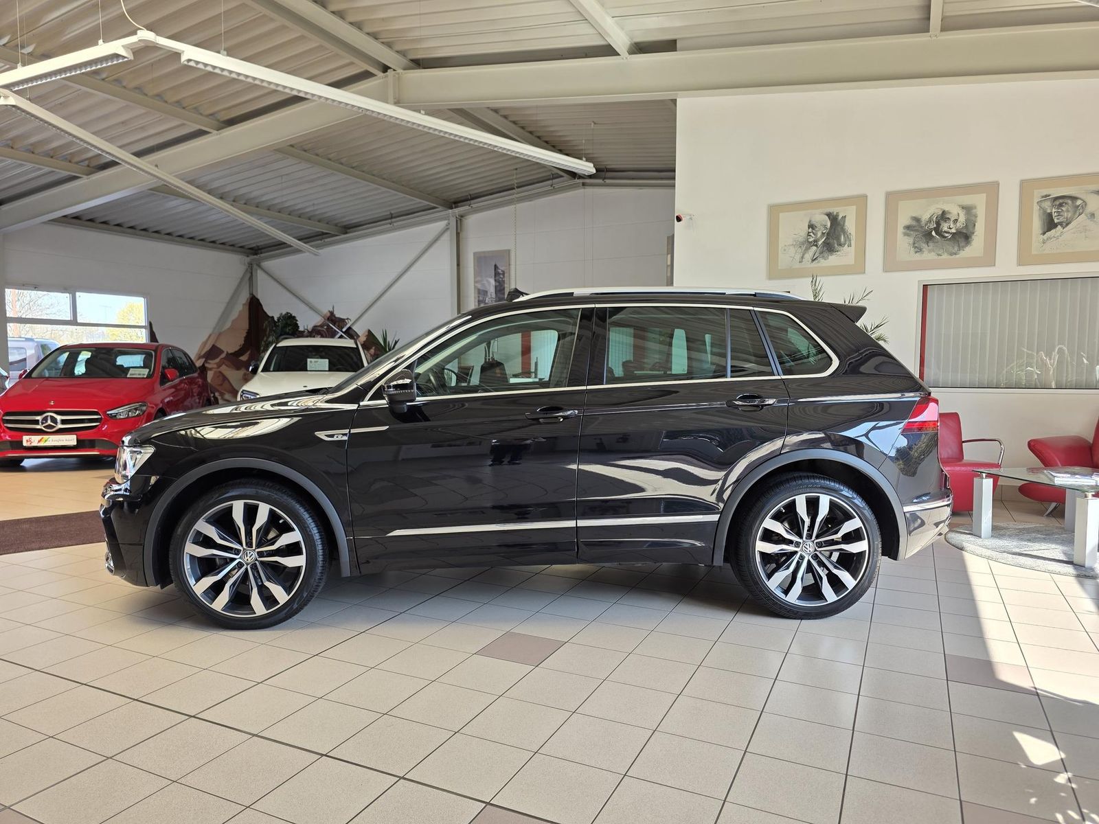 Fahrzeugabbildung Volkswagen Tiguan R-Line/Pano/Keyless/LED/Virtual/Dynaudio