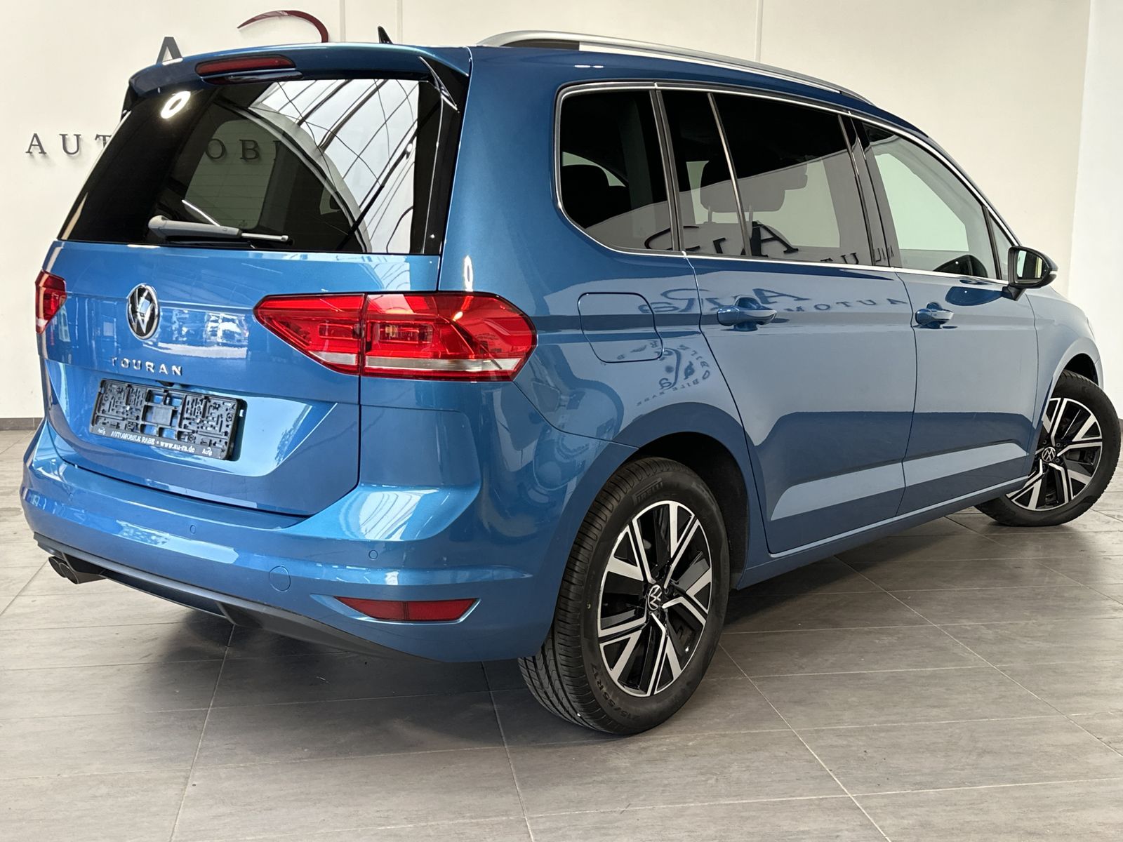 Fahrzeugabbildung Volkswagen Touran 2.0 TDI DSG Highline NAV+LED+ACC+KAMERA