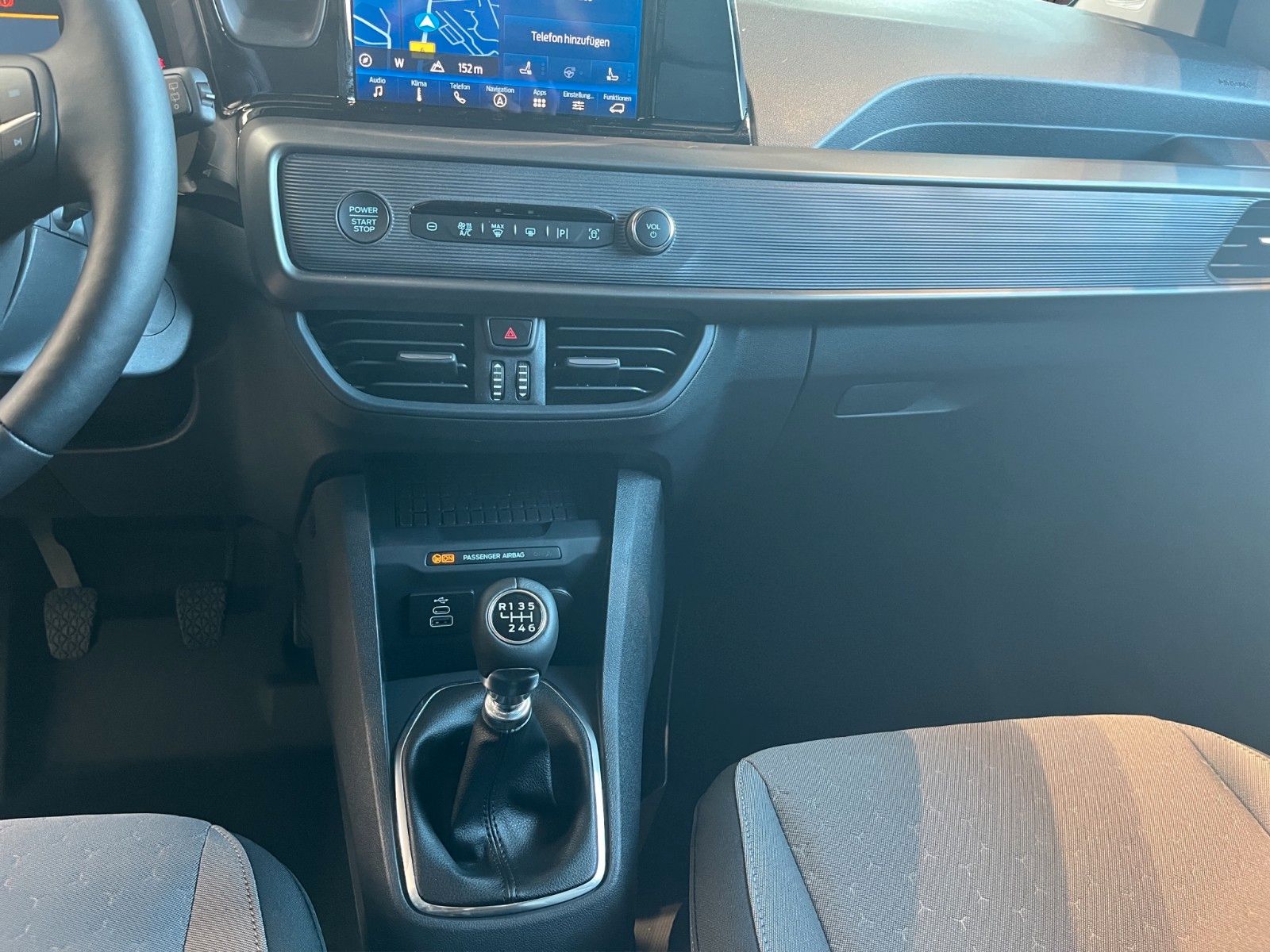 Fahrzeugabbildung Ford Transit Courier Limited