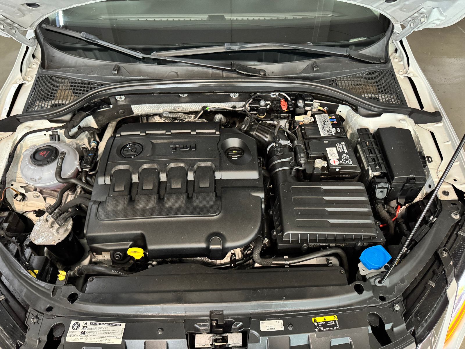 Fahrzeugabbildung SKODA Octavia STYLE 4X4 PANO NEUER MOTOR / MEGA VOLL