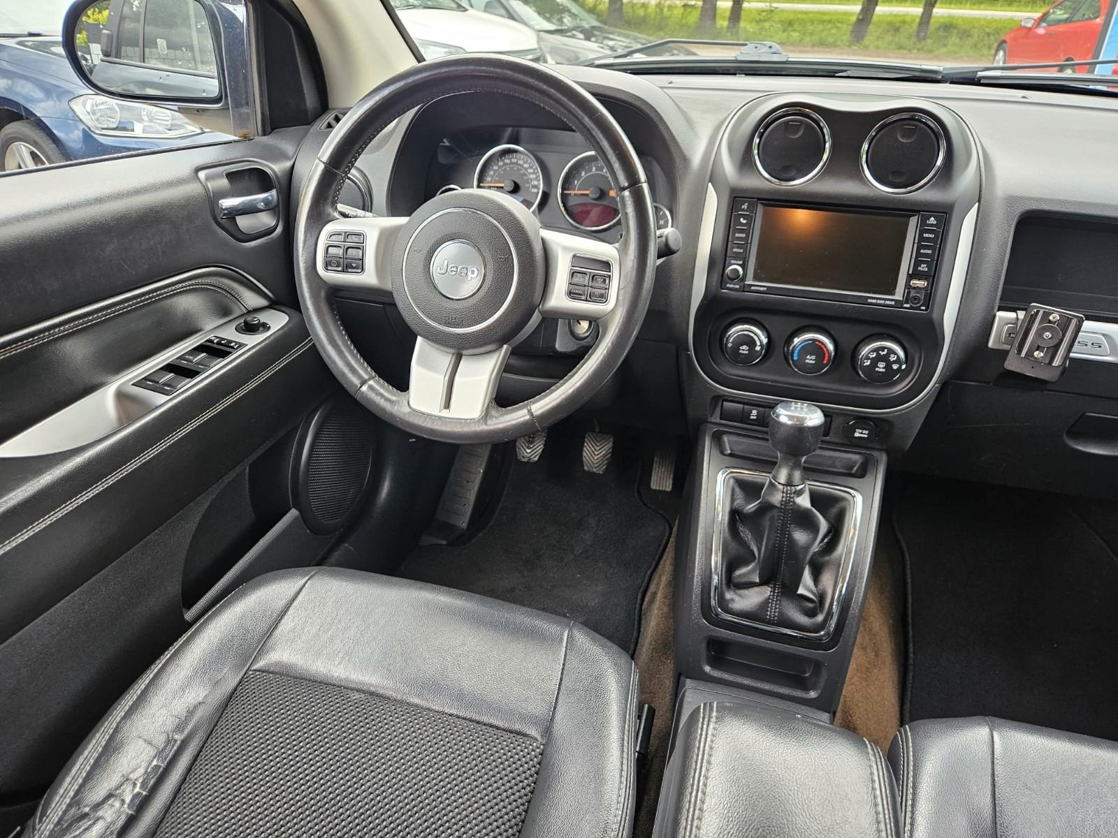 Jeep Compass 2013 — photo 17