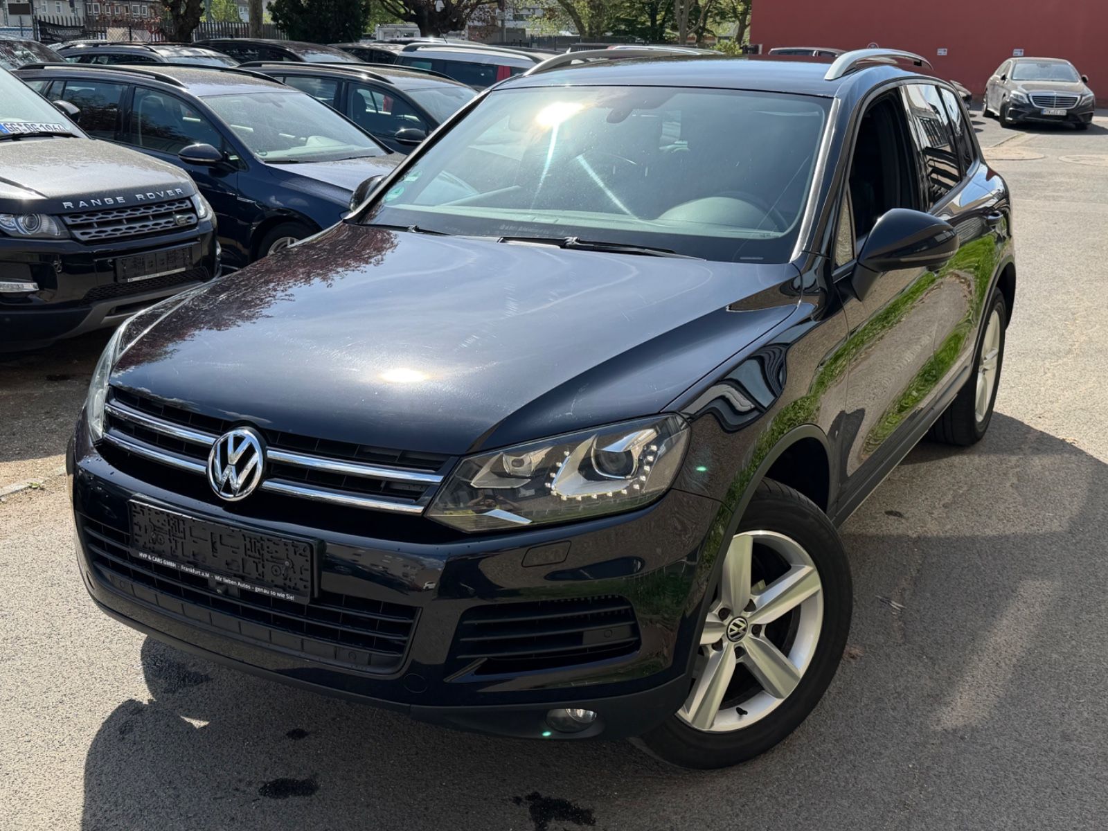 Volkswagen Touareg - 1