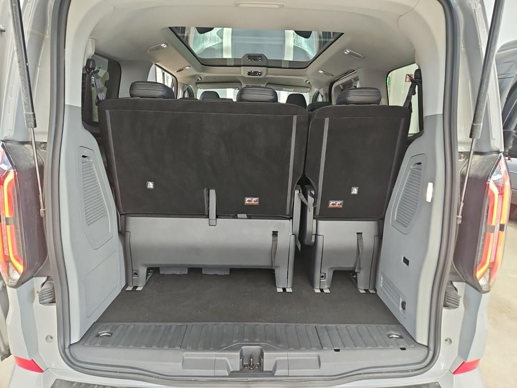 Fahrzeugabbildung Ford Tourneo Custom Titanium X 8 Sitze Pano 4xSitzhzg