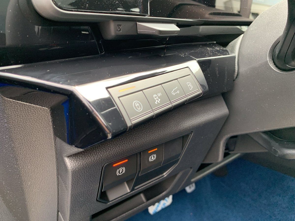 Renault Rafale - Bild 21