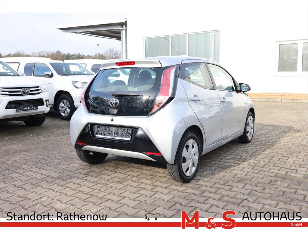 Toyota AYGO 1.0 x-play touch