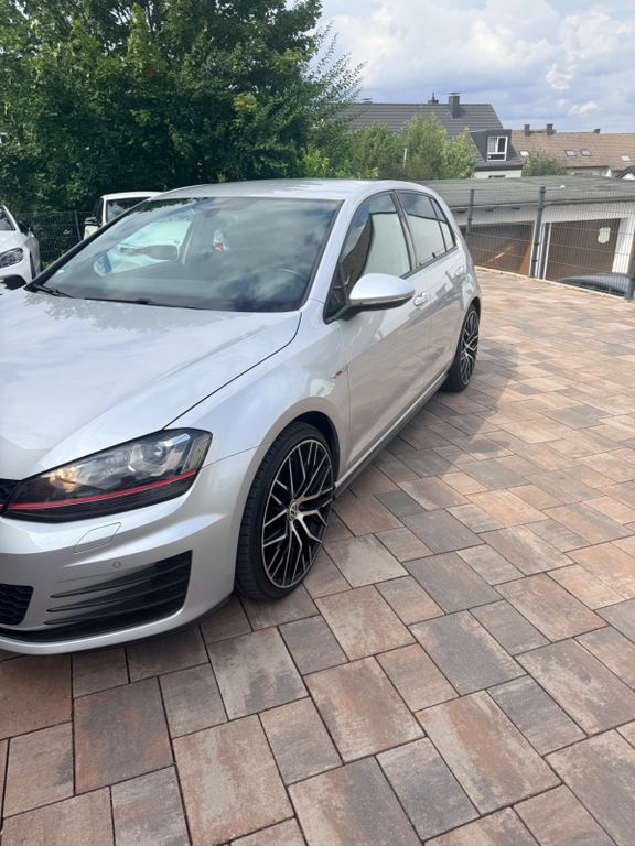 Image of Volkswagen Golf