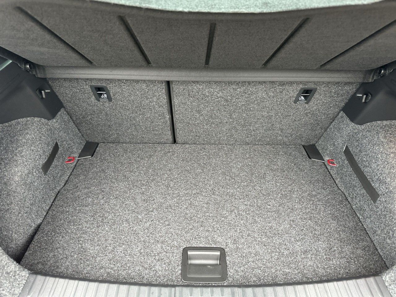 Fahrzeugabbildung SEAT Ibiza FR Black Edition 1.5 TSI 150 PS DSG - mit KI generiert/bearbeitet