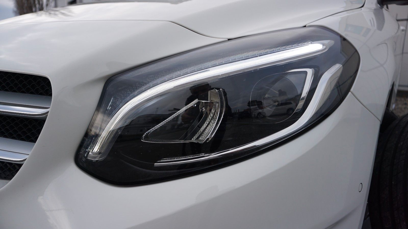 Fahrzeugabbildung Mercedes-Benz B 180 Navi,LED,Park Assist,SH,PDC,SR+WR