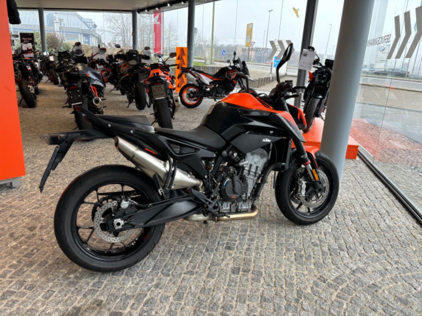 Fahrzeugabbildung KTM 890 Duke