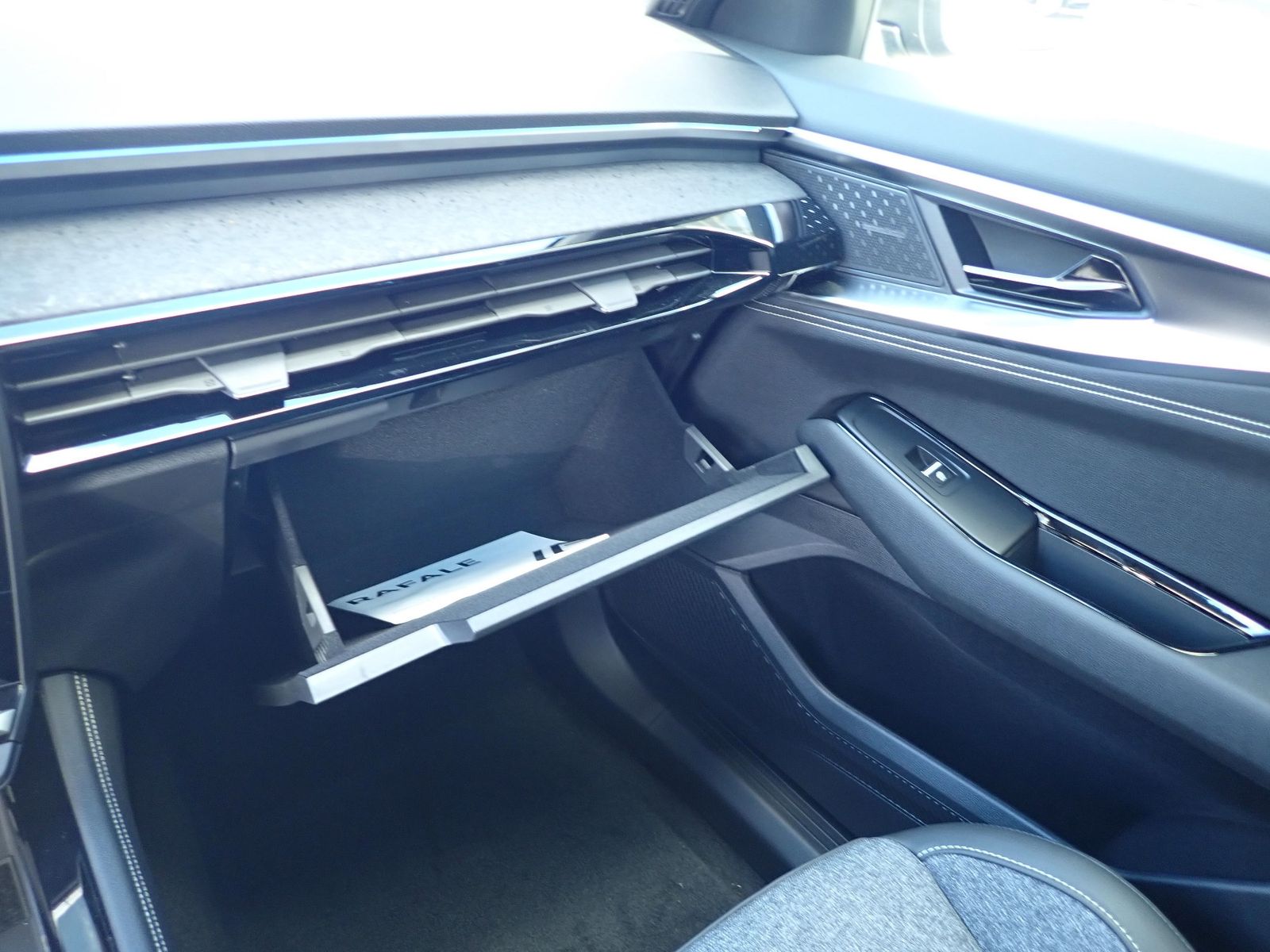 Fahrzeugabbildung Renault Rafale TECHNO FULL HYBRID 200 E-Tech