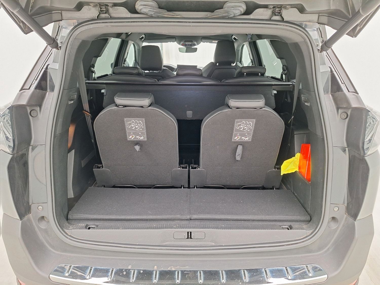 Fahrzeugabbildung Peugeot 5008 GT 1.5D NAVI/LED/ALCANTARA/SHZ/ACC/R'CAM