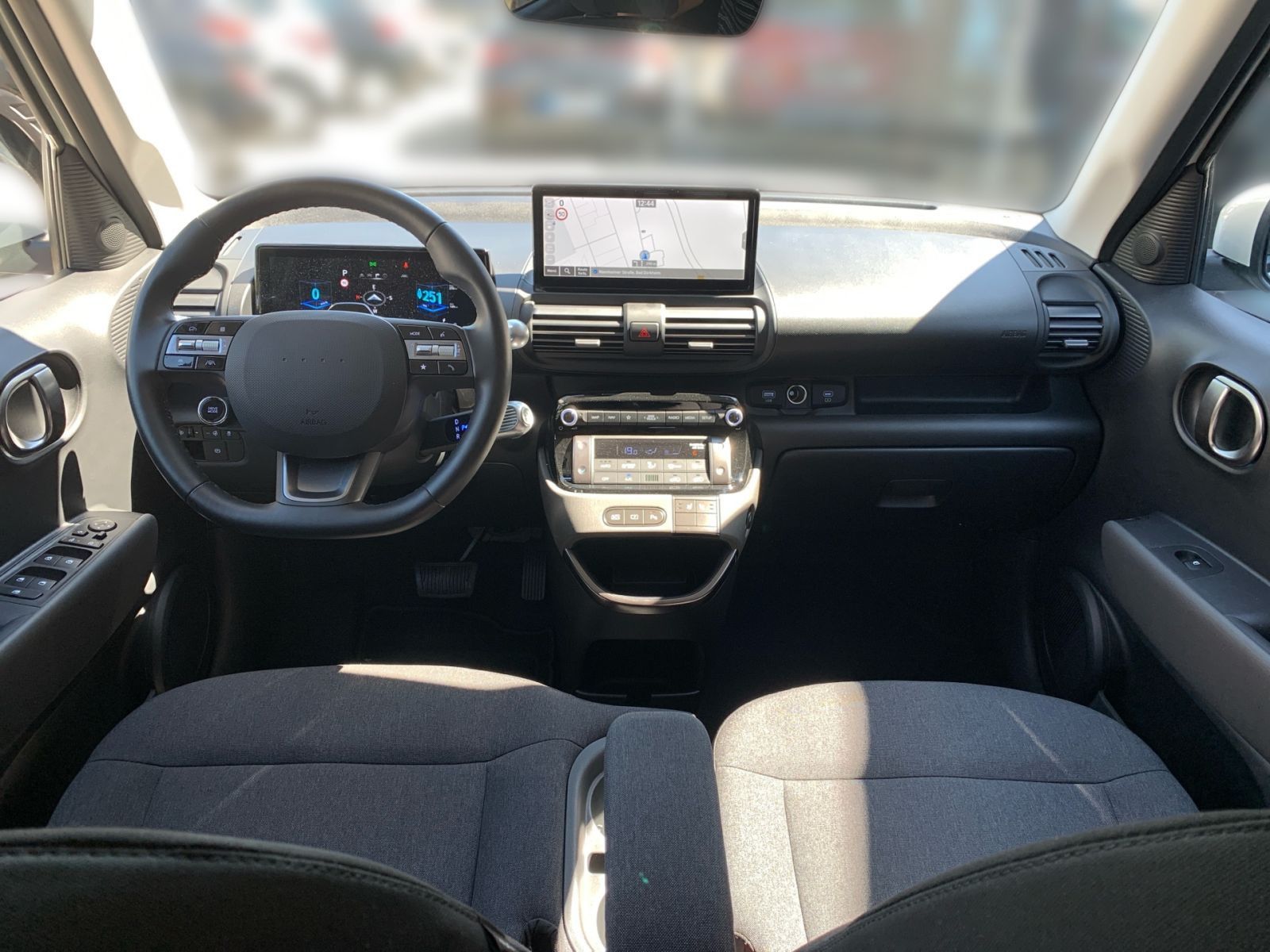 Fahrzeugabbildung Hyundai INSTER Trend Elektro 49 kWh Assistenz-Paket