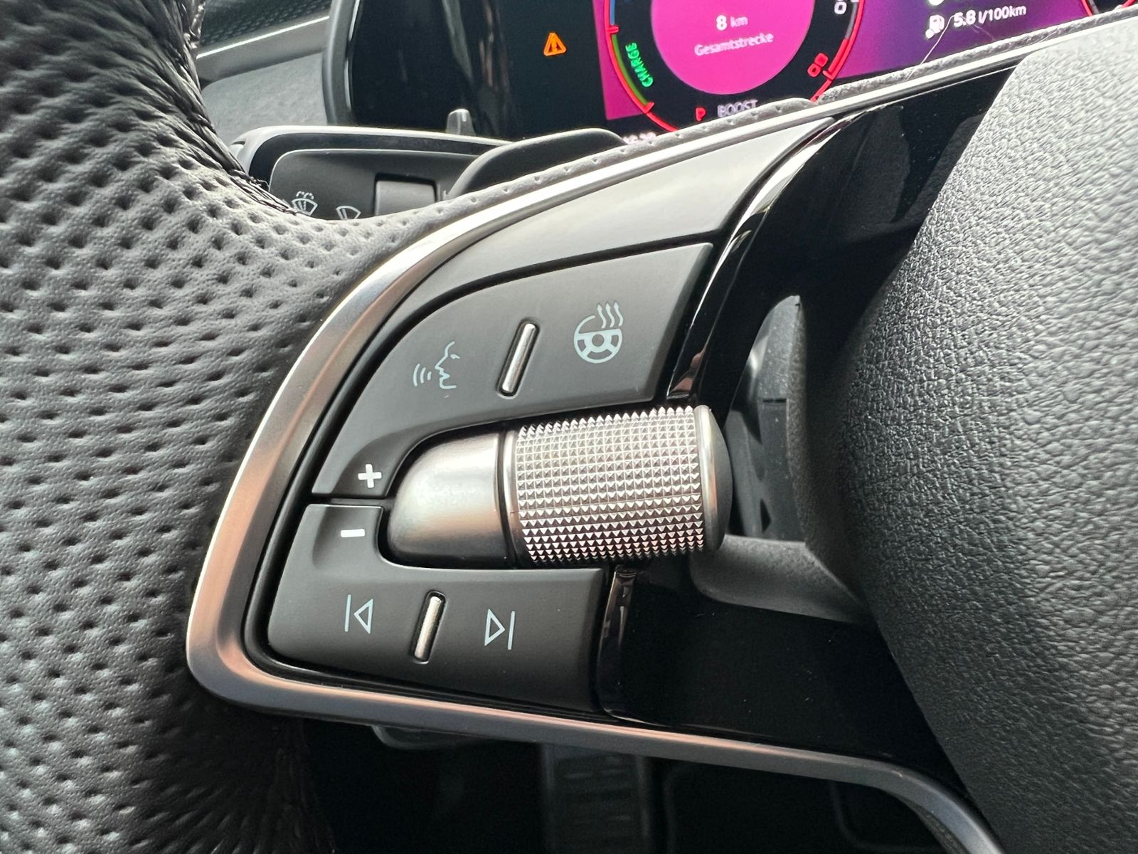 Fahrzeugabbildung SKODA Kodiaq Sportline 1.5 TSI IV DSG *AHK, Navi, ACC*