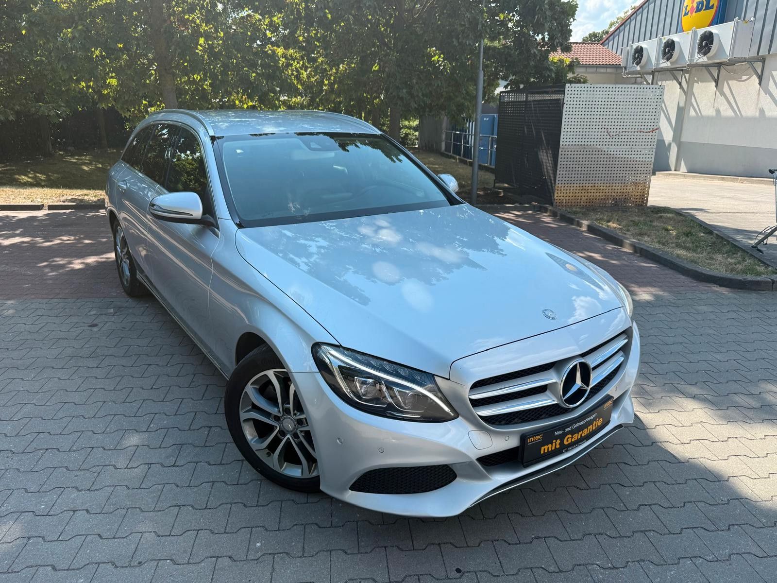 Mercedes-Benz C 200 d T Avantgarde | LED | Navi | PDC | SHZ |
