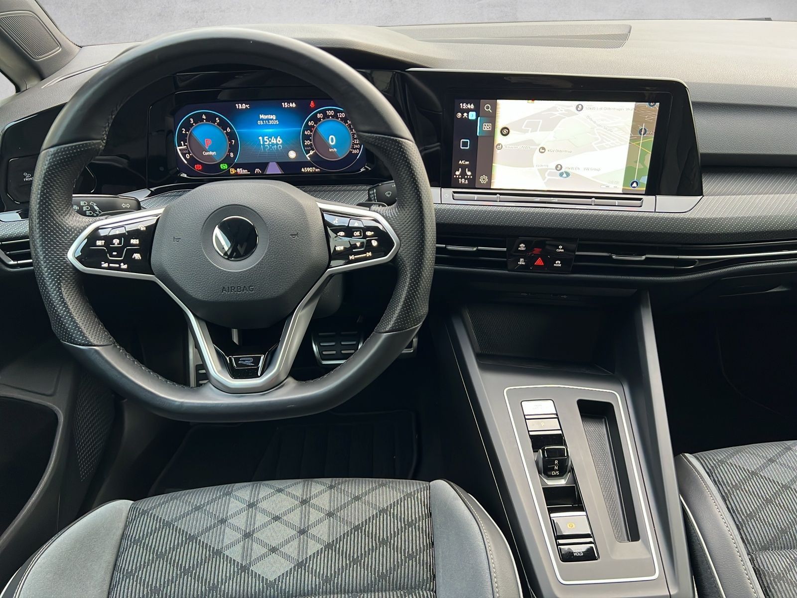 Golf VIII Variant R-Line 1.5 l eTSI DSG AHK*Navi