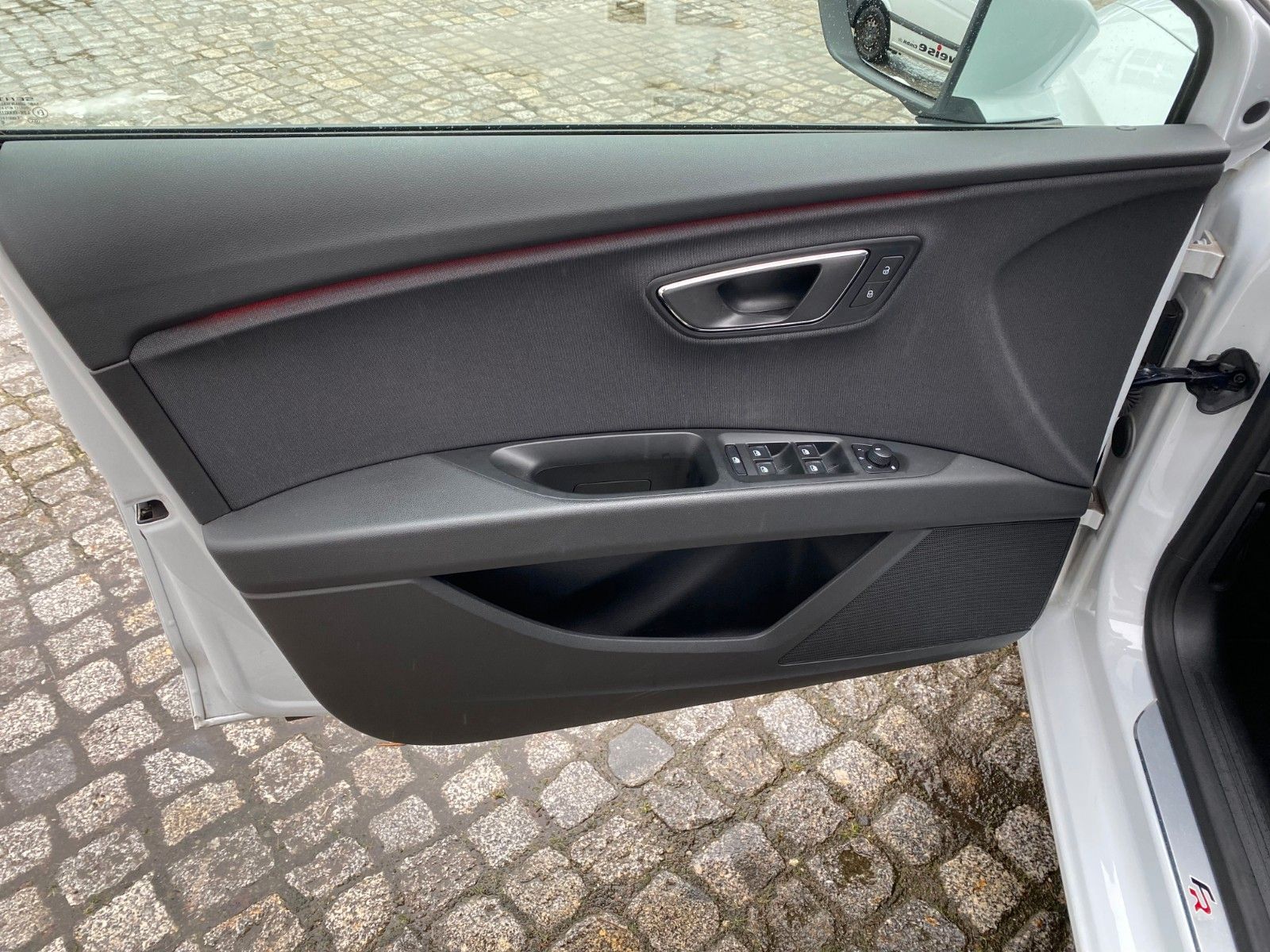 Fahrzeugabbildung SEAT Leon ST FR 1,5 TSI *Standheizung