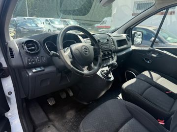 Opel Vivaro - 12