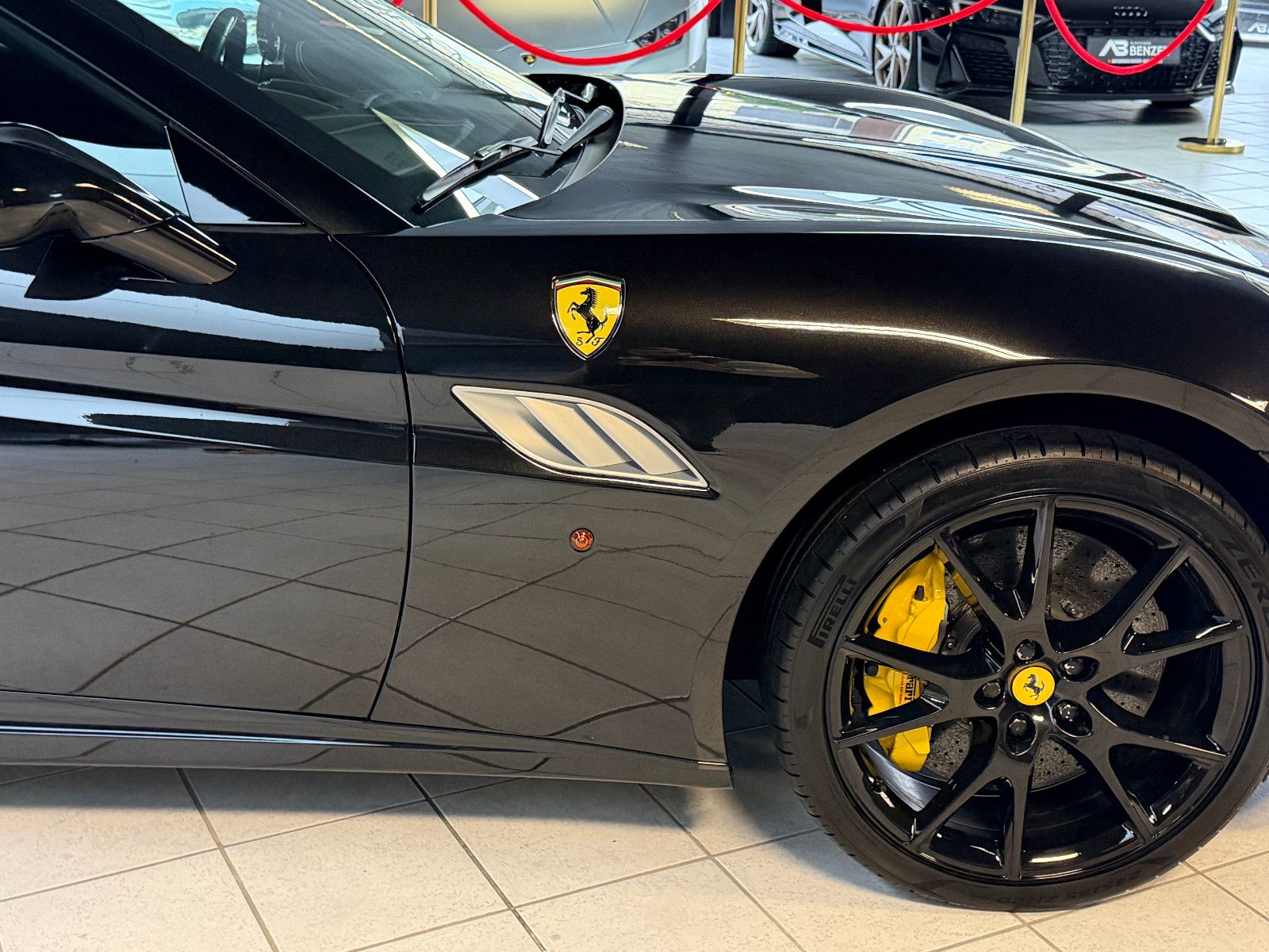 Fahrzeugabbildung Ferrari California 30 V8 /CARBON/KAM/LED-LENKRAD/TOP